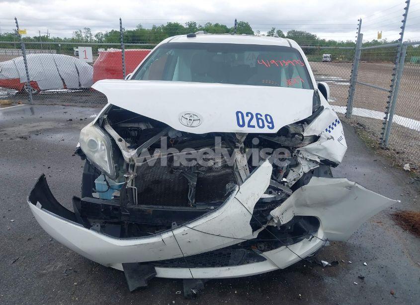 Photo 6 of 2017 Toyota Sienna LE 8 PASSENGER (VIN 5TDKZ3DCXHS896658)