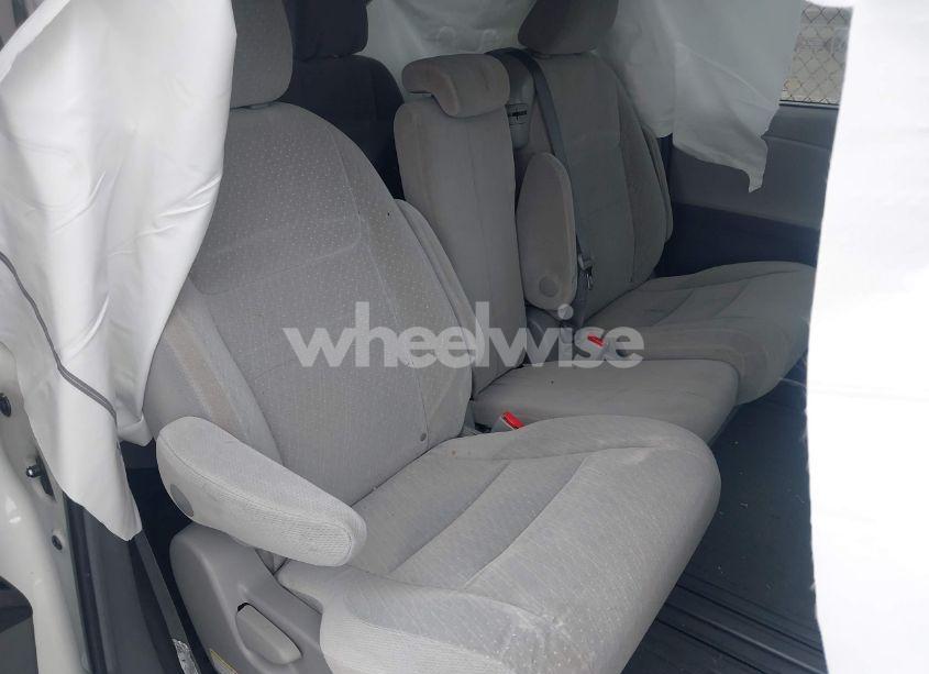 Photo 8 of 2017 Toyota Sienna LE 8 PASSENGER (VIN 5TDKZ3DCXHS896658)