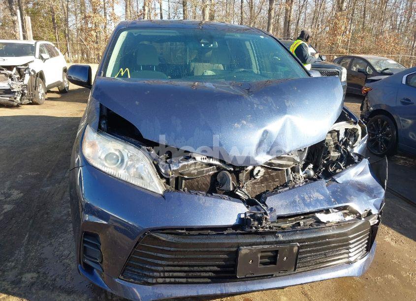 Photo 12 of 2018 Toyota Sienna LE 8 PASSENGER (VIN 5TDKZ3DCXJS930619)