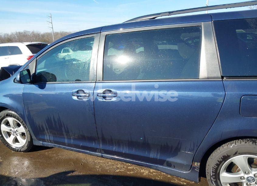 Photo 14 of 2018 Toyota Sienna LE 8 PASSENGER (VIN 5TDKZ3DCXJS930619)