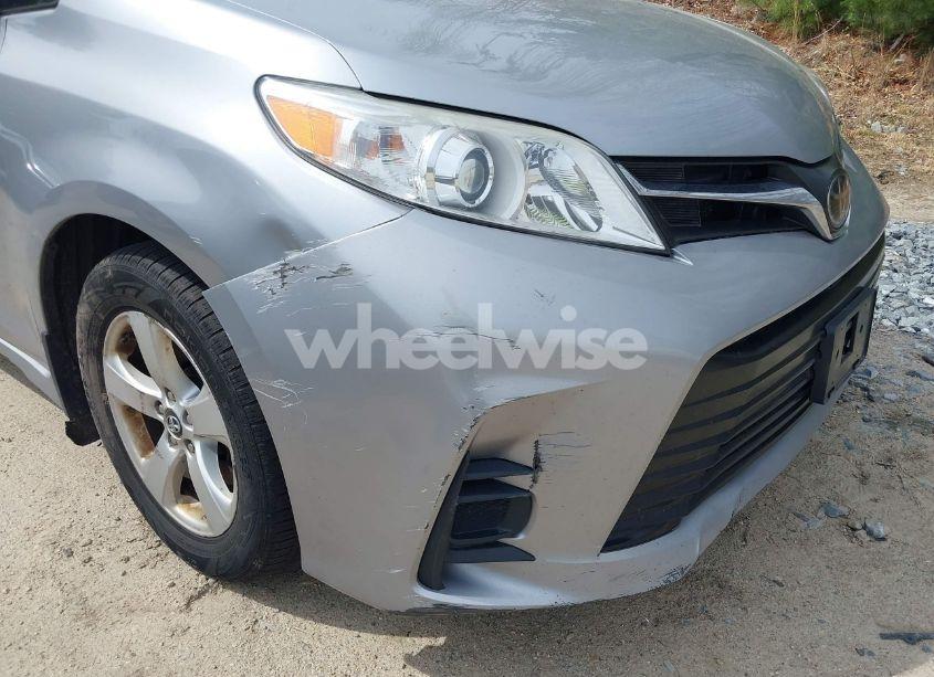 Photo 12 of 2018 Toyota Sienna LE 8 PASSENGER (VIN 5TDKZ3DCXJS937540)