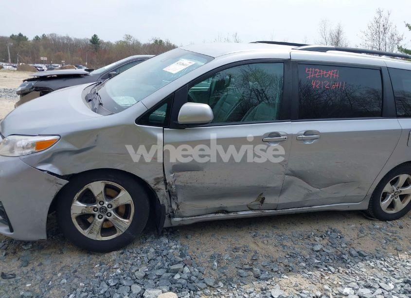 Photo 6 of 2018 Toyota Sienna LE 8 PASSENGER (VIN 5TDKZ3DCXJS937540)