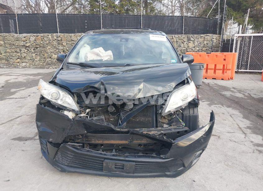 Photo 12 of 2018 Toyota Sienna LE 8 PASSENGER (VIN 5TDKZ3DCXJS948487)