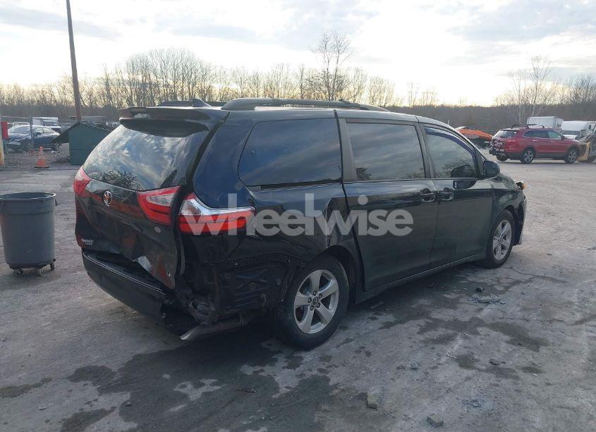 Photo 4 of 2018 Toyota Sienna LE 8 PASSENGER (VIN 5TDKZ3DCXJS948487)
