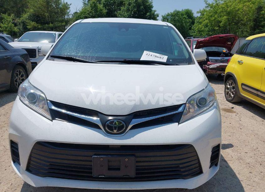 Photo 12 of 2019 Toyota Sienna LE 8 PASSENGER (VIN 5TDKZ3DCXKS010555)