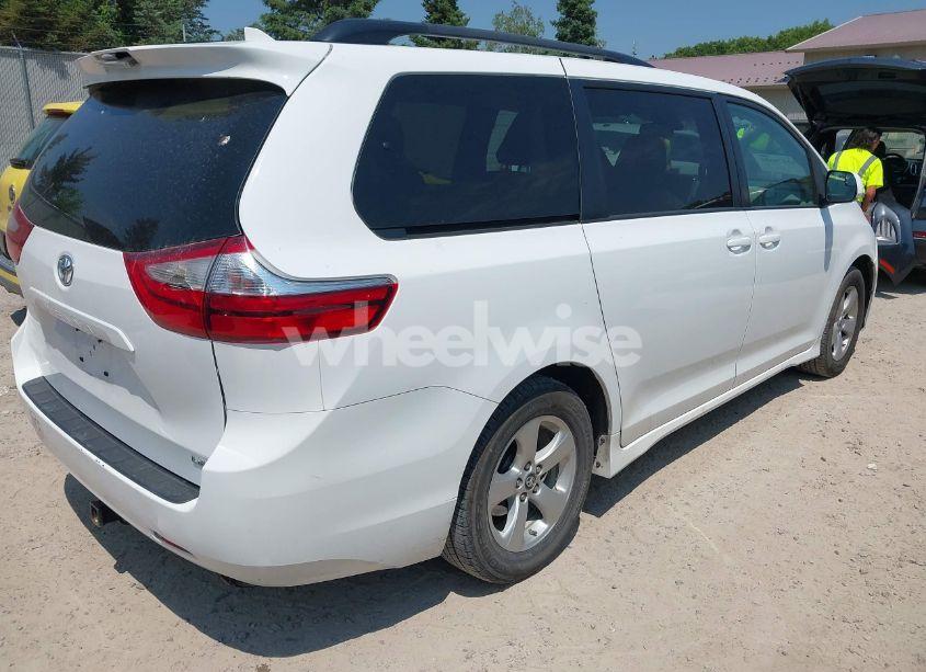 Photo 4 of 2019 Toyota Sienna LE 8 PASSENGER (VIN 5TDKZ3DCXKS010555)