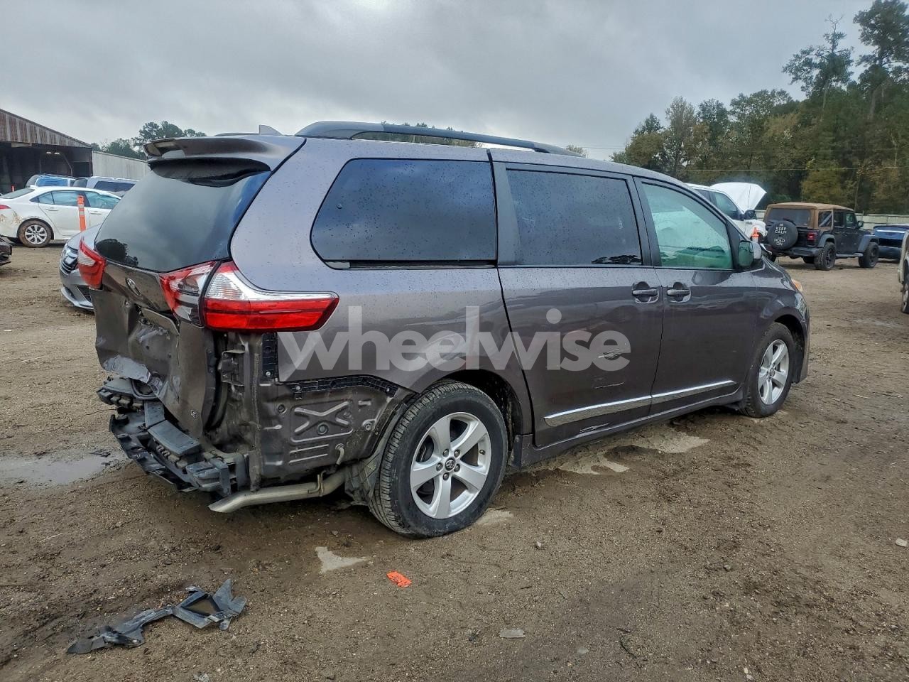 Photo 3 of 2019 TOYOTA SIENNA LE (VIN 5TDKZ3DCXKS998811)