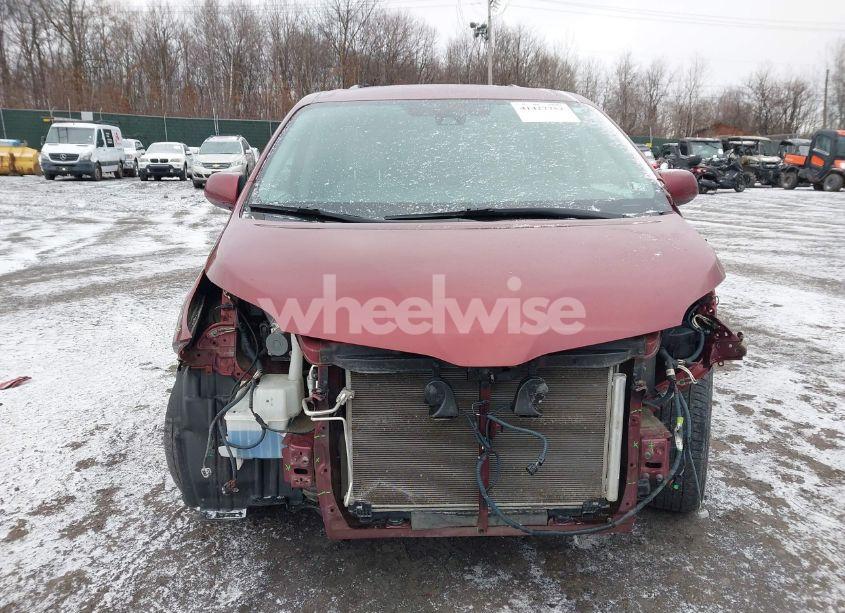 Photo 12 of 2020 Toyota Sienna LE (VIN 5TDKZ3DCXLS053763)