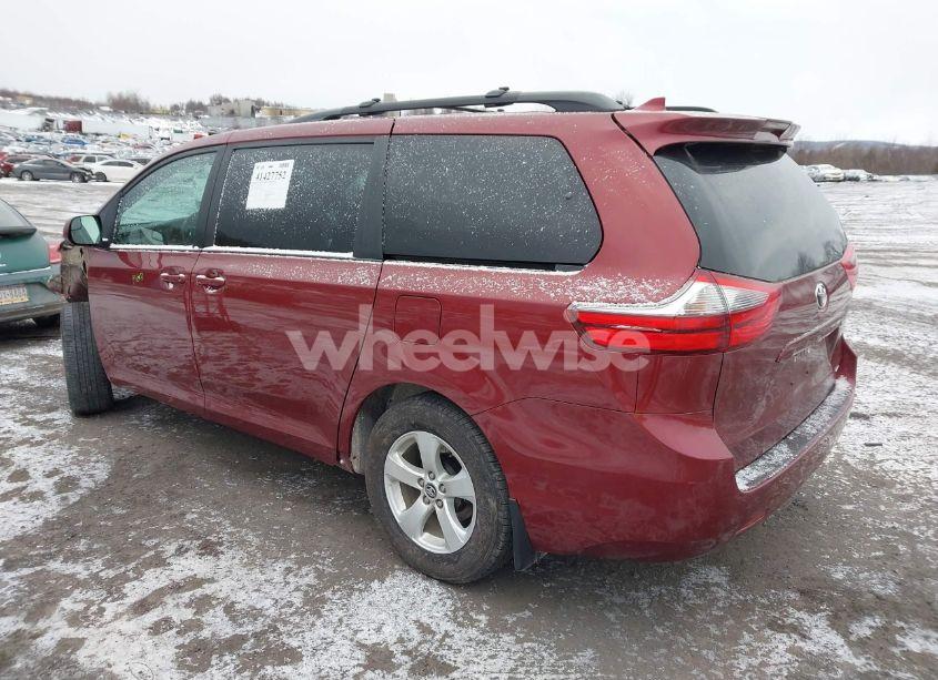 Photo 3 of 2020 Toyota Sienna LE (VIN 5TDKZ3DCXLS053763)