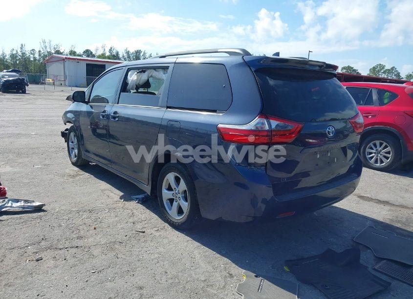 Photo 3 of 2020 Toyota Sienna LE (VIN 5TDKZ3DCXLS073317)