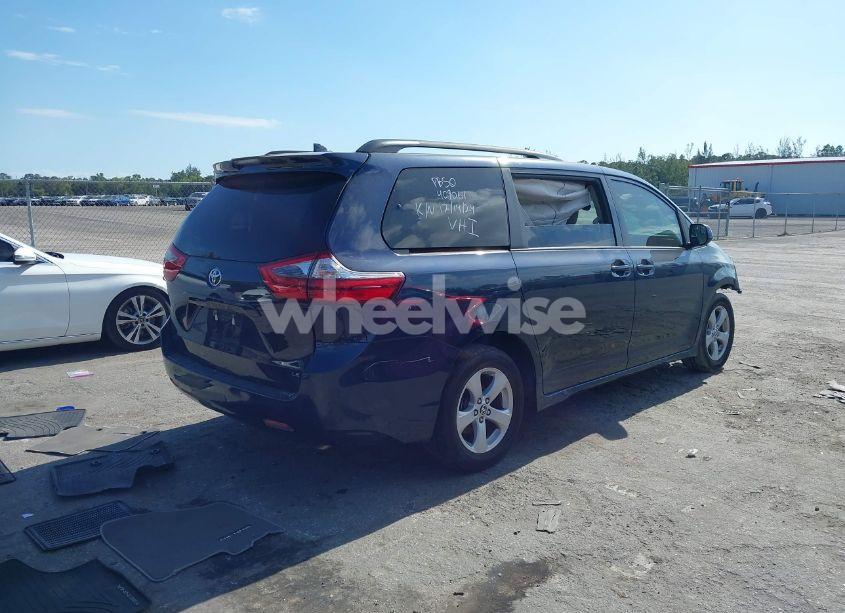 Photo 4 of 2020 Toyota Sienna LE (VIN 5TDKZ3DCXLS073317)