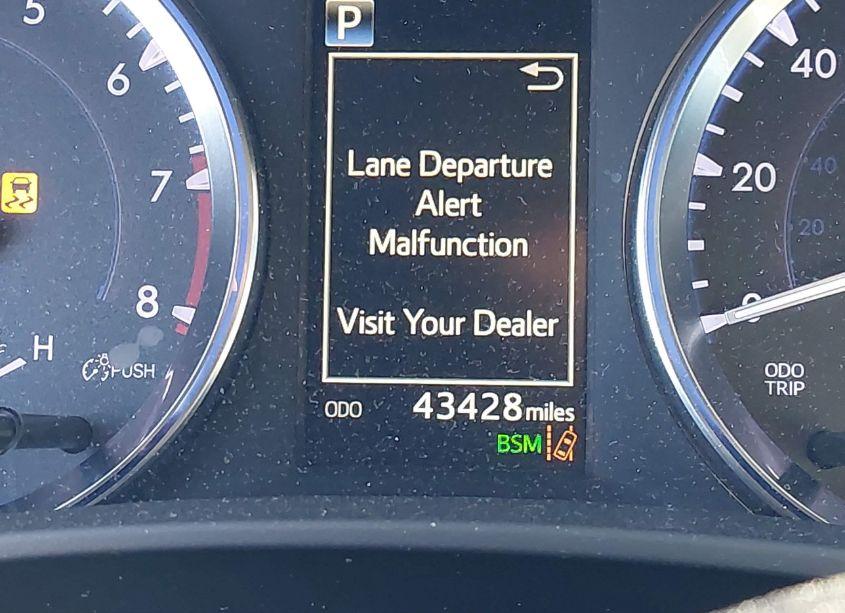 Photo 15 of 2018 Toyota Highlander XLE (VIN 5TDKZRFH0JS545310)