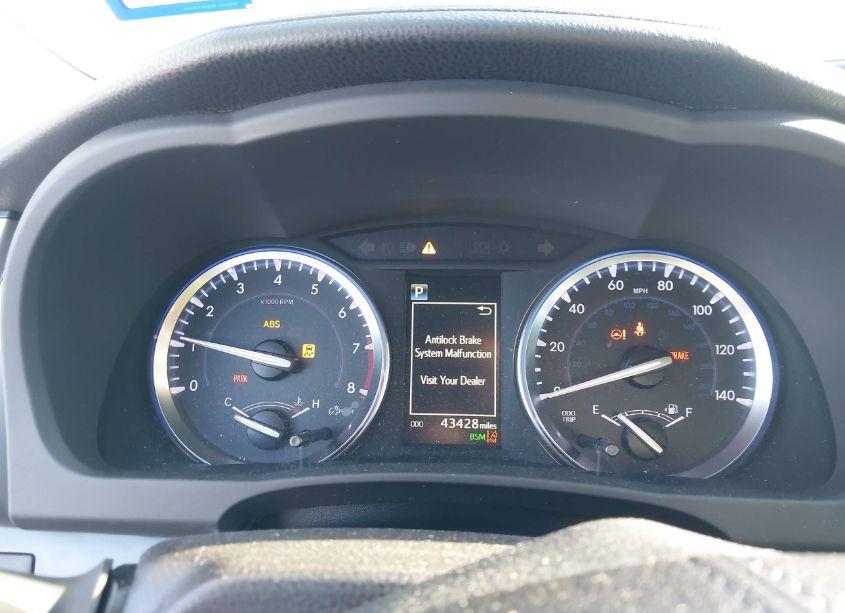 Photo 7 of 2018 Toyota Highlander XLE (VIN 5TDKZRFH0JS545310)