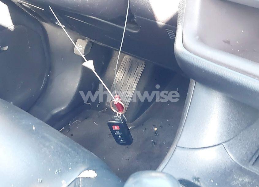 Photo 11 of 2018 Toyota Highlander XLE (VIN 5TDKZRFH0JS548773)