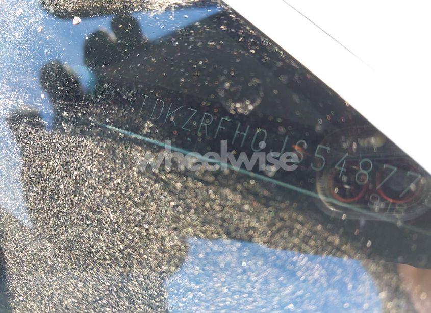 Photo 9 of 2018 Toyota Highlander XLE (VIN 5TDKZRFH0JS548773)