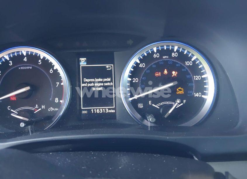 Photo 7 of 2018 Toyota Highlander XLE (VIN 5TDKZRFH0JS549924)