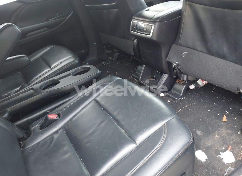 Photo 8 of 2019 Toyota Highlander XLE (VIN 5TDKZRFH0KS560116)