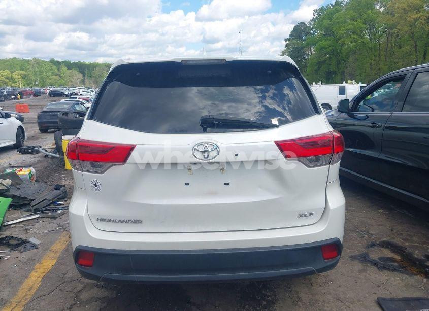 Photo 16 of 2017 Toyota Highlander XLE (VIN 5TDKZRFH1HS518921)