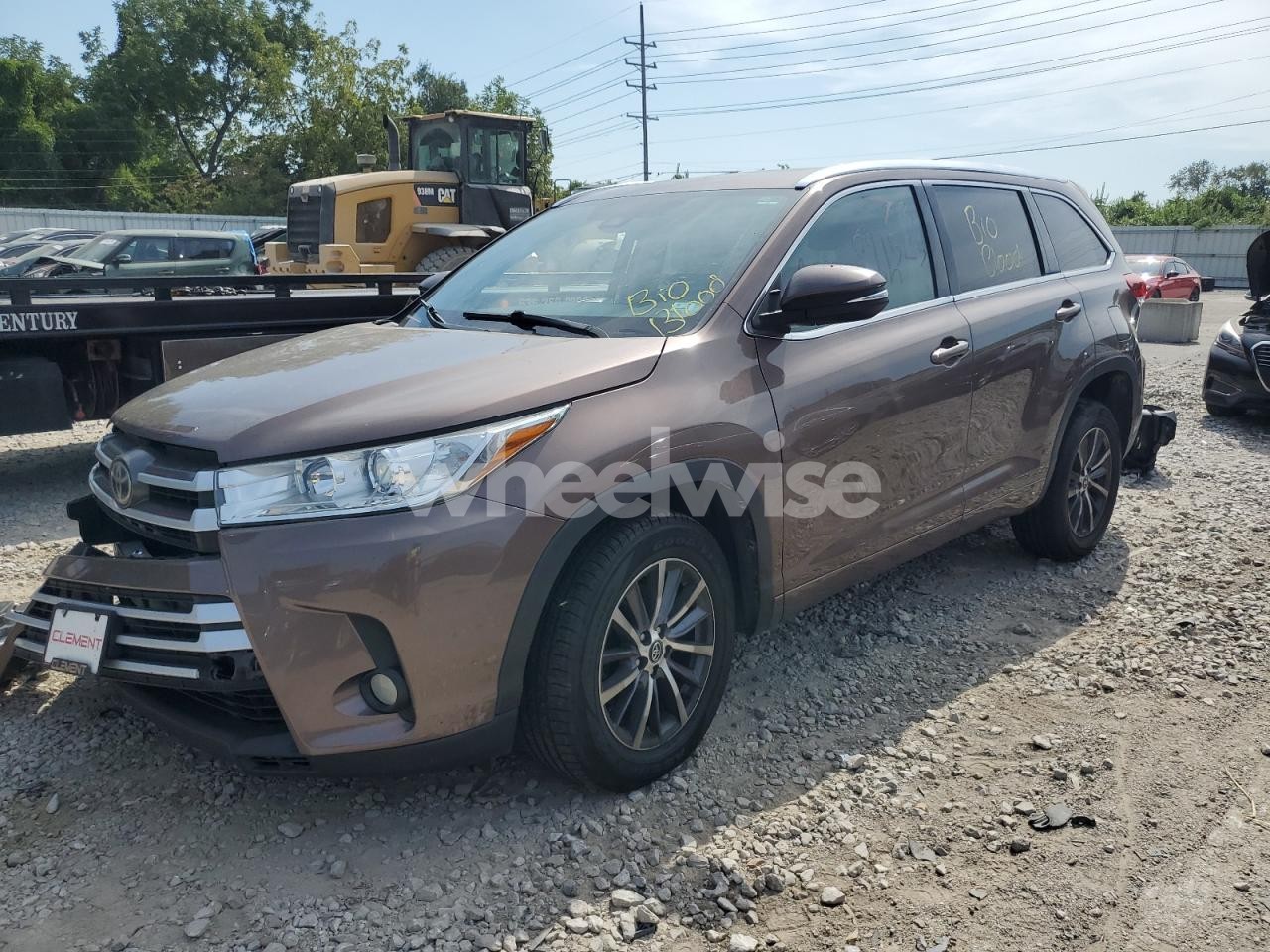 2017 TOYOTA HIGHLANDER SE (VIN 5TDKZRFH2HS188111) main photo