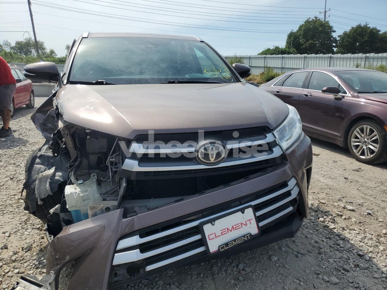 Photo 5 of 2017 TOYOTA HIGHLANDER SE (VIN 5TDKZRFH2HS188111)