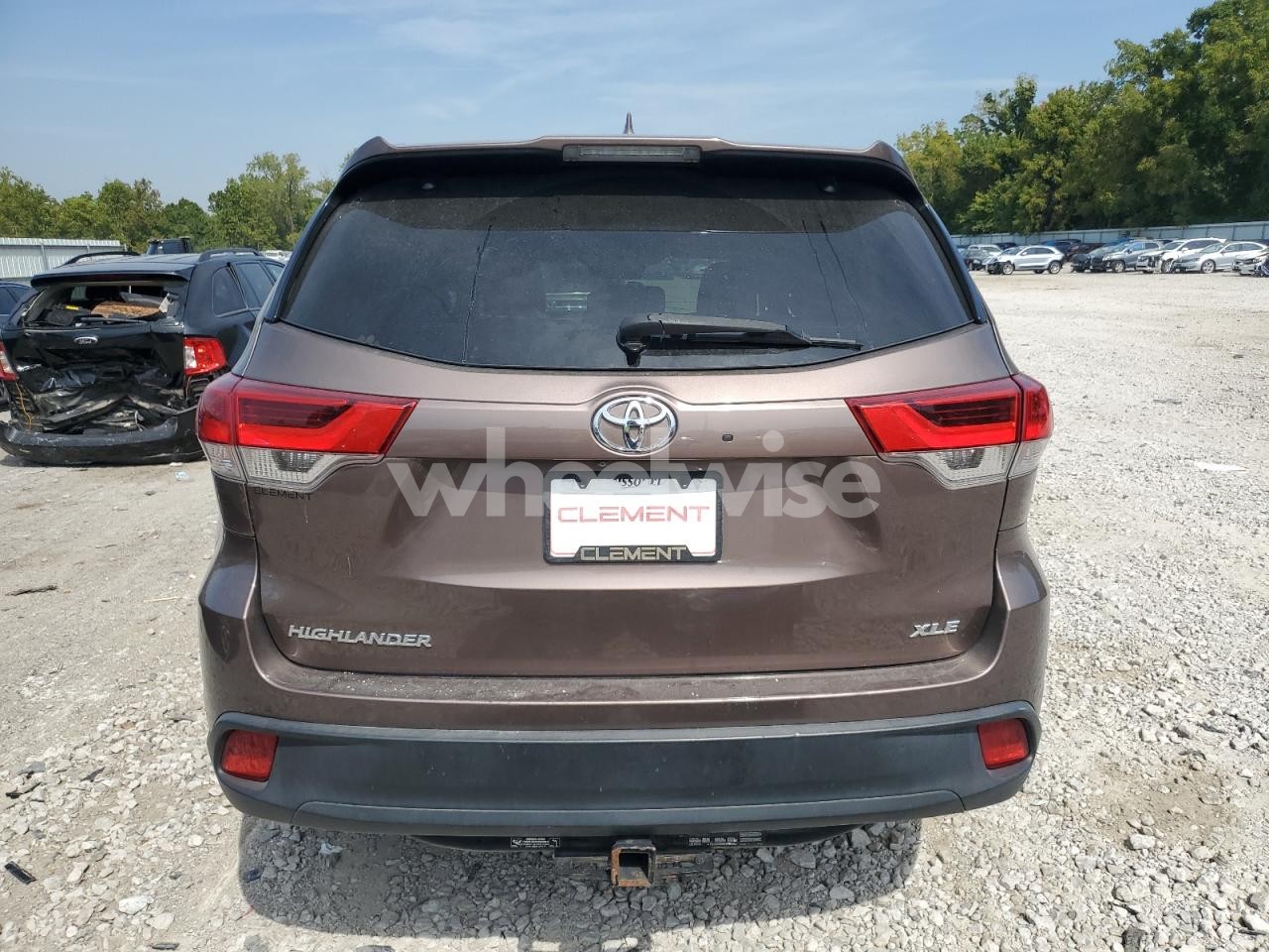 Photo 6 of 2017 TOYOTA HIGHLANDER SE (VIN 5TDKZRFH2HS188111)