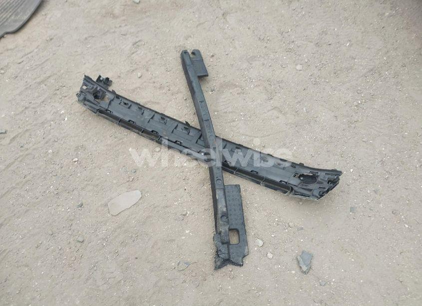 Photo 12 of 2017 Toyota Highlander XLE (VIN 5TDKZRFH2HS195429)