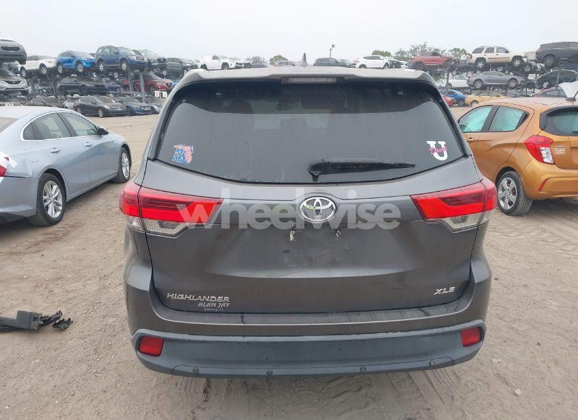 Photo 17 of 2017 Toyota Highlander XLE (VIN 5TDKZRFH2HS195429)