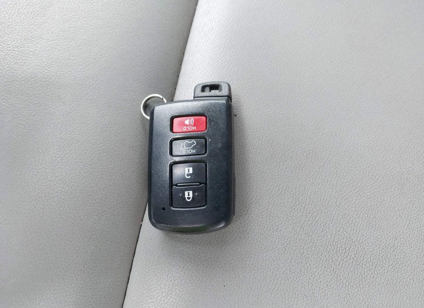 Photo 11 of 2018 Toyota Highlander XLE (VIN 5TDKZRFH2JS541341)