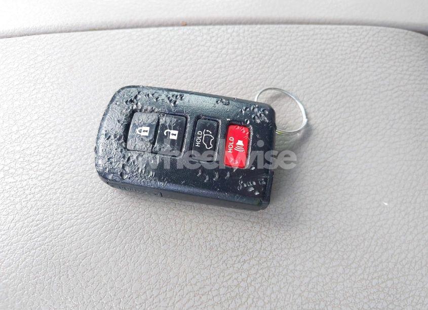 Photo 11 of 2017 Toyota Highlander XLE (VIN 5TDKZRFH3HS523991)