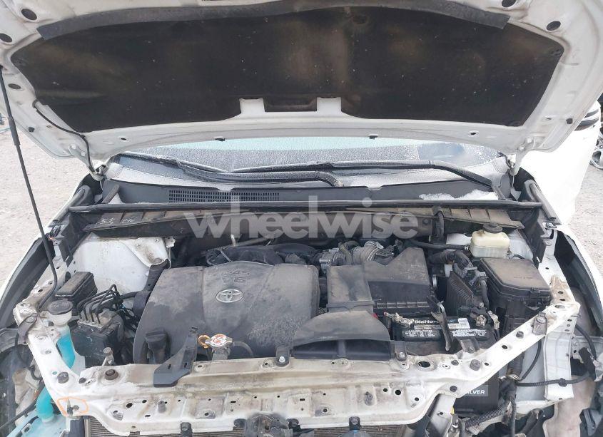 Photo 10 of 2018 Toyota Highlander XLE (VIN 5TDKZRFH3JS541509)