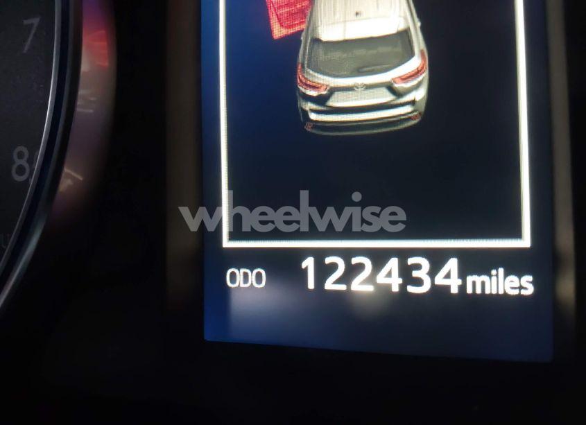 Photo 15 of 2018 Toyota Highlander XLE (VIN 5TDKZRFH3JS541509)