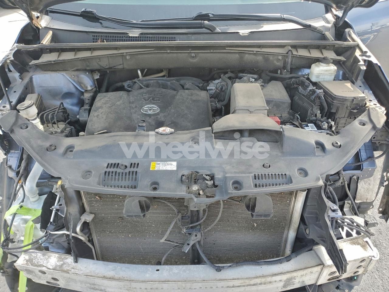 Photo 11 of 2019 TOYOTA HIGHLANDER SE (VIN 5TDKZRFH3KS360170)