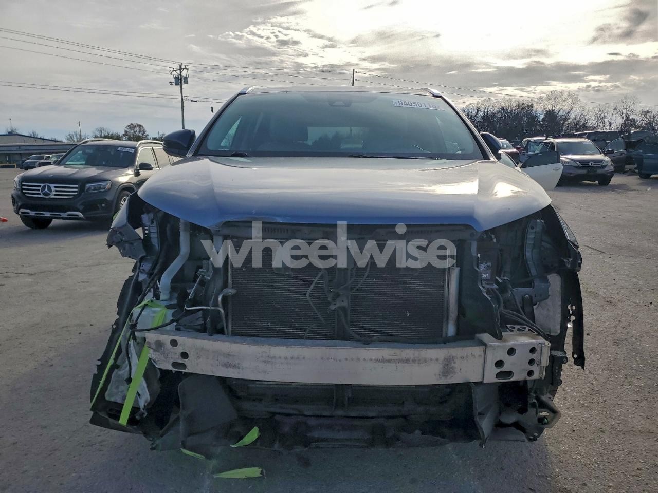 Photo 5 of 2019 TOYOTA HIGHLANDER SE (VIN 5TDKZRFH3KS360170)