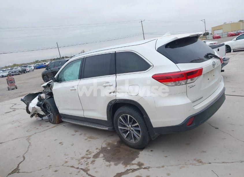 Photo 14 of 2019 Toyota Highlander XLE (VIN 5TDKZRFH3KS366017)