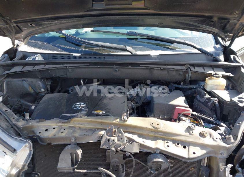 Photo 10 of 2017 Toyota Highlander XLE (VIN 5TDKZRFH4HS518363)