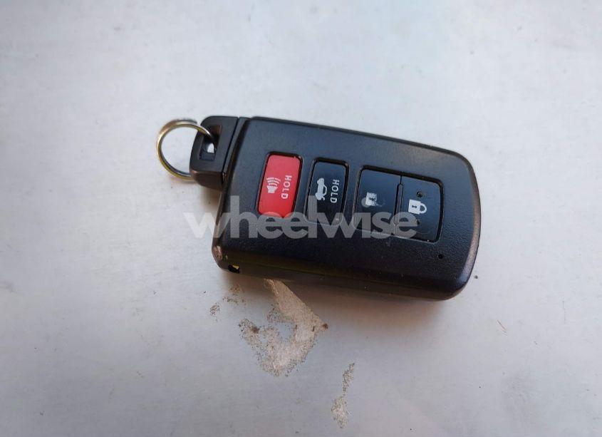 Photo 11 of 2017 Toyota Highlander XLE (VIN 5TDKZRFH4HS518363)