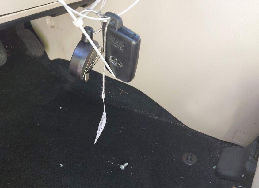 Photo 11 of 2019 Toyota Highlander XLE (VIN 5TDKZRFH4KS290193)