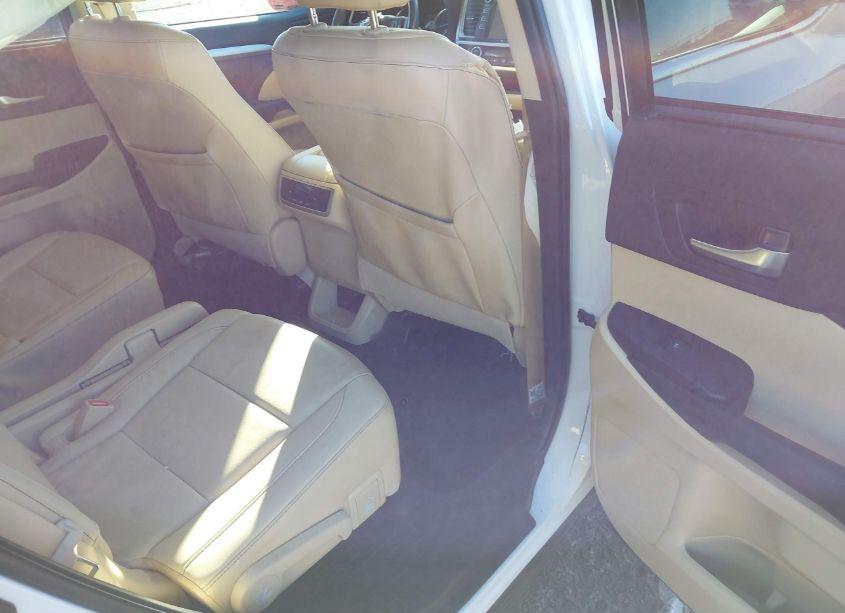 Photo 8 of 2019 Toyota Highlander XLE (VIN 5TDKZRFH4KS321877)