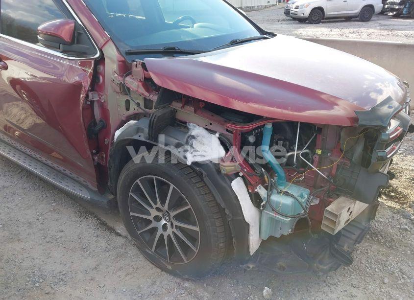 Photo 12 of 2018 Toyota Highlander SE (VIN 5TDKZRFH5JS533783)