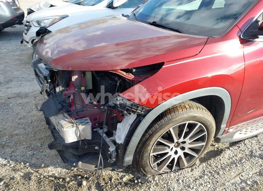 Photo 18 of 2018 Toyota Highlander SE (VIN 5TDKZRFH5JS533783)