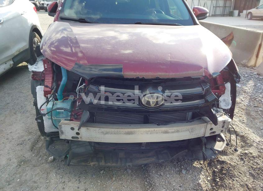 Photo 6 of 2018 Toyota Highlander SE (VIN 5TDKZRFH5JS533783)