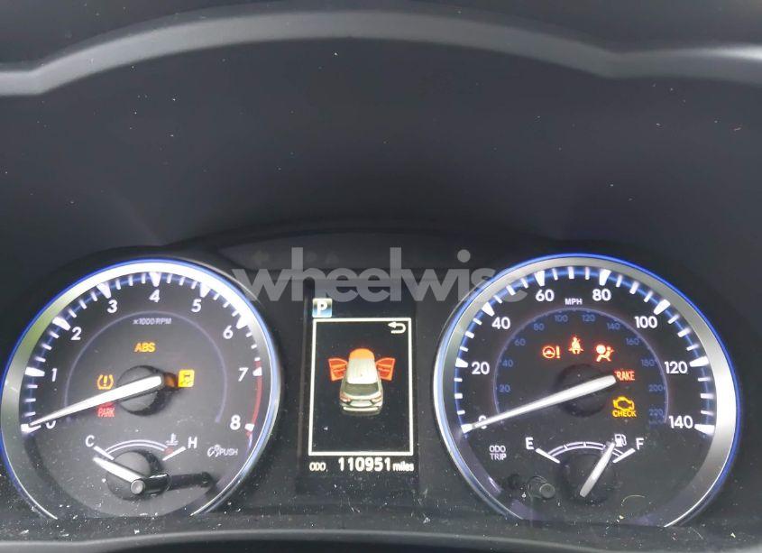 Photo 7 of 2018 Toyota Highlander XLE (VIN 5TDKZRFH5JS538059)