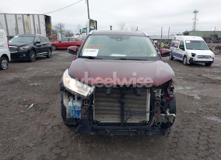 Photo 12 of 2019 Toyota Highlander XLE (VIN 5TDKZRFH5KS291644)