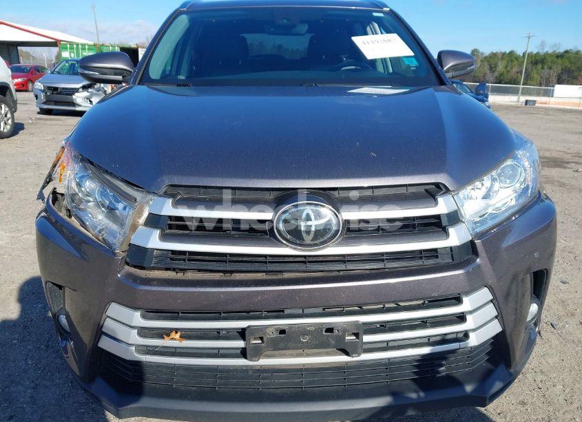 Photo 12 of 2019 Toyota Highlander XLE (VIN 5TDKZRFH5KS314307)