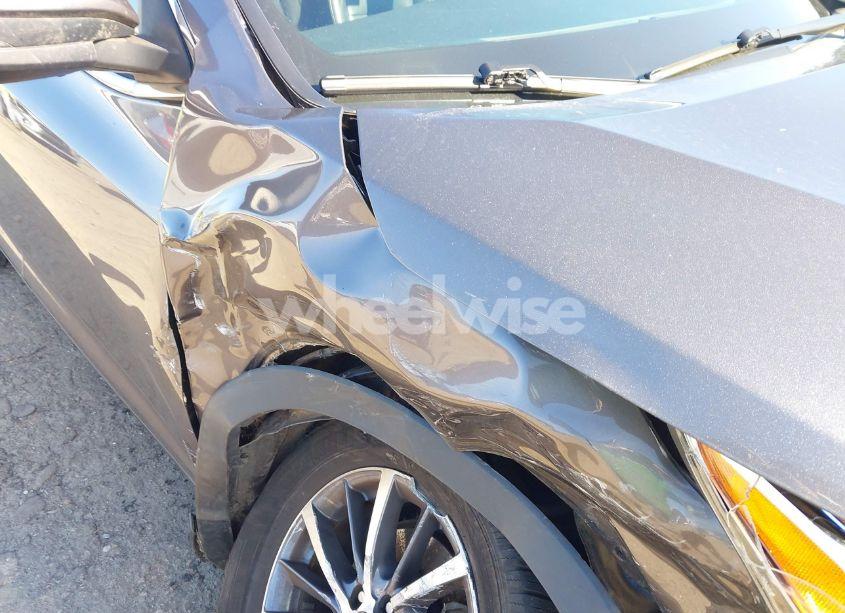 Photo 18 of 2019 Toyota Highlander XLE (VIN 5TDKZRFH5KS314307)