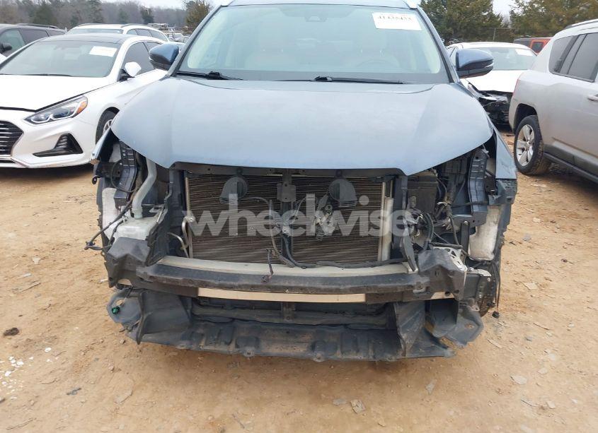 Photo 6 of 2019 Toyota Highlander XLE (VIN 5TDKZRFH5KS317479)