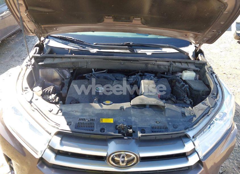 Photo 10 of 2017 Toyota Highlander XLE (VIN 5TDKZRFH6HS191321)