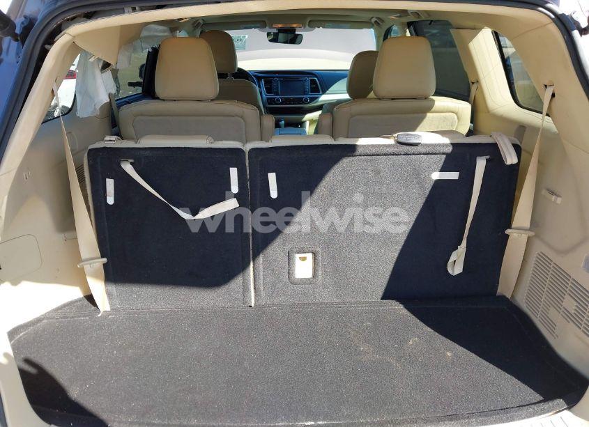 Photo 17 of 2017 Toyota Highlander XLE (VIN 5TDKZRFH6HS191321)