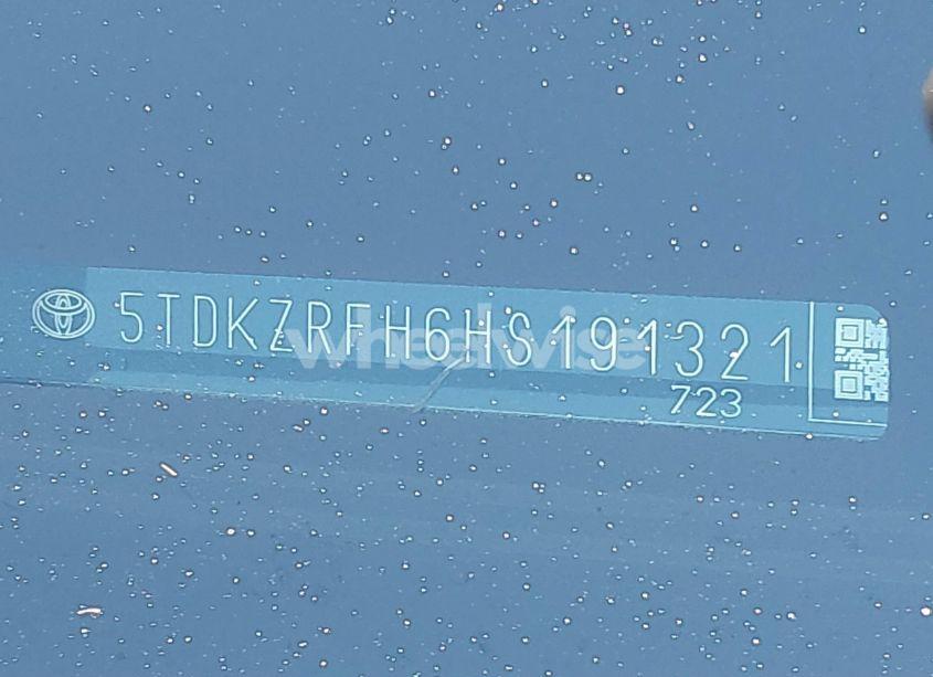 Photo 9 of 2017 Toyota Highlander XLE (VIN 5TDKZRFH6HS191321)