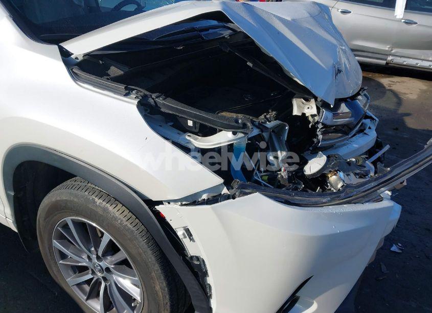 Photo 17 of 2017 Toyota Highlander XLE (VIN 5TDKZRFH6HS509728)